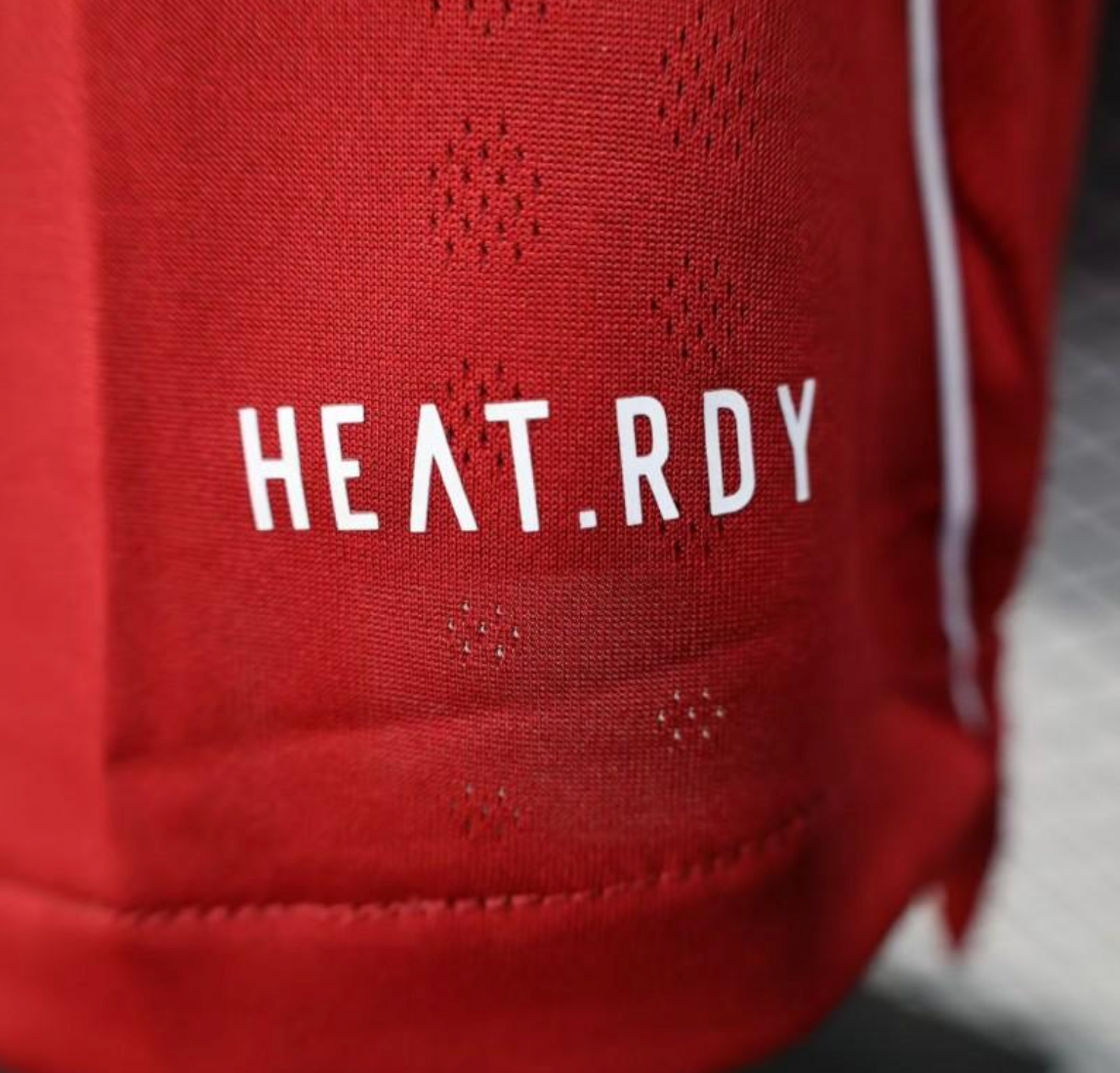 Liverpool Home Player Jersey 2025/26 - Long Sleeve