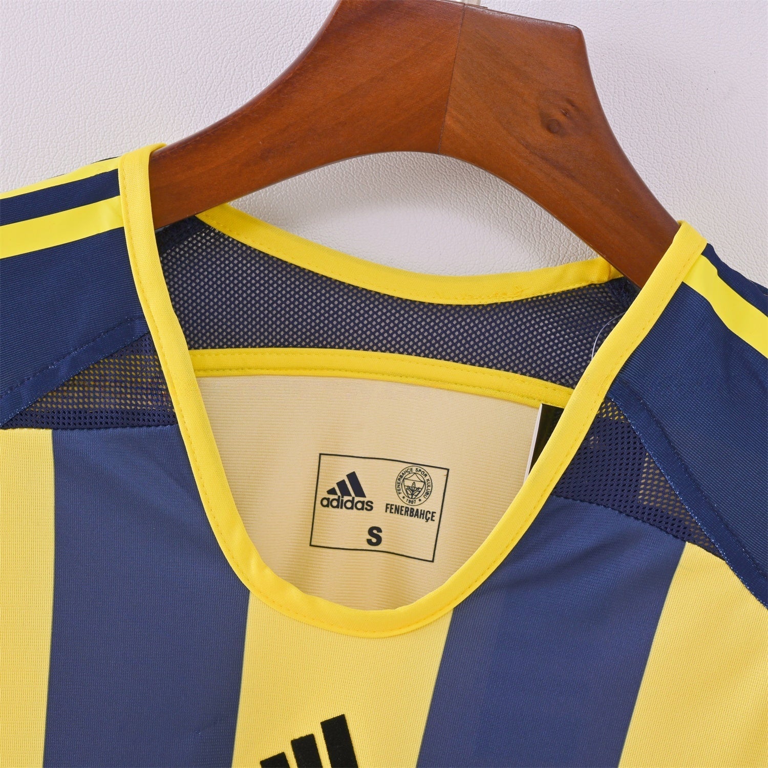 Fenerbahçe 2005/06 Home Retro Jersey