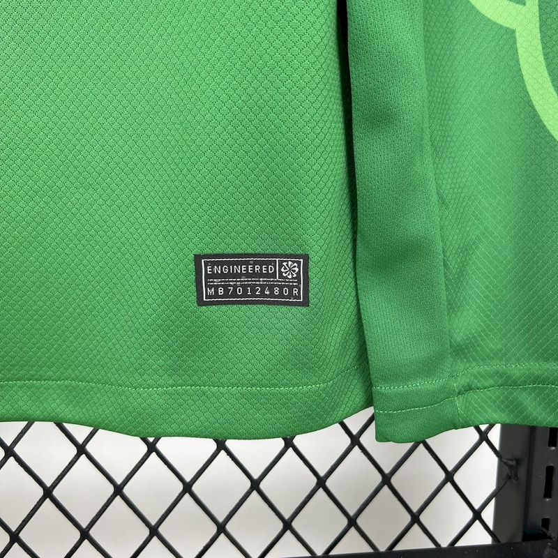 Paris Saint Germain Goalkeeper Green Jersey 2024/2025 - Long Sleeve